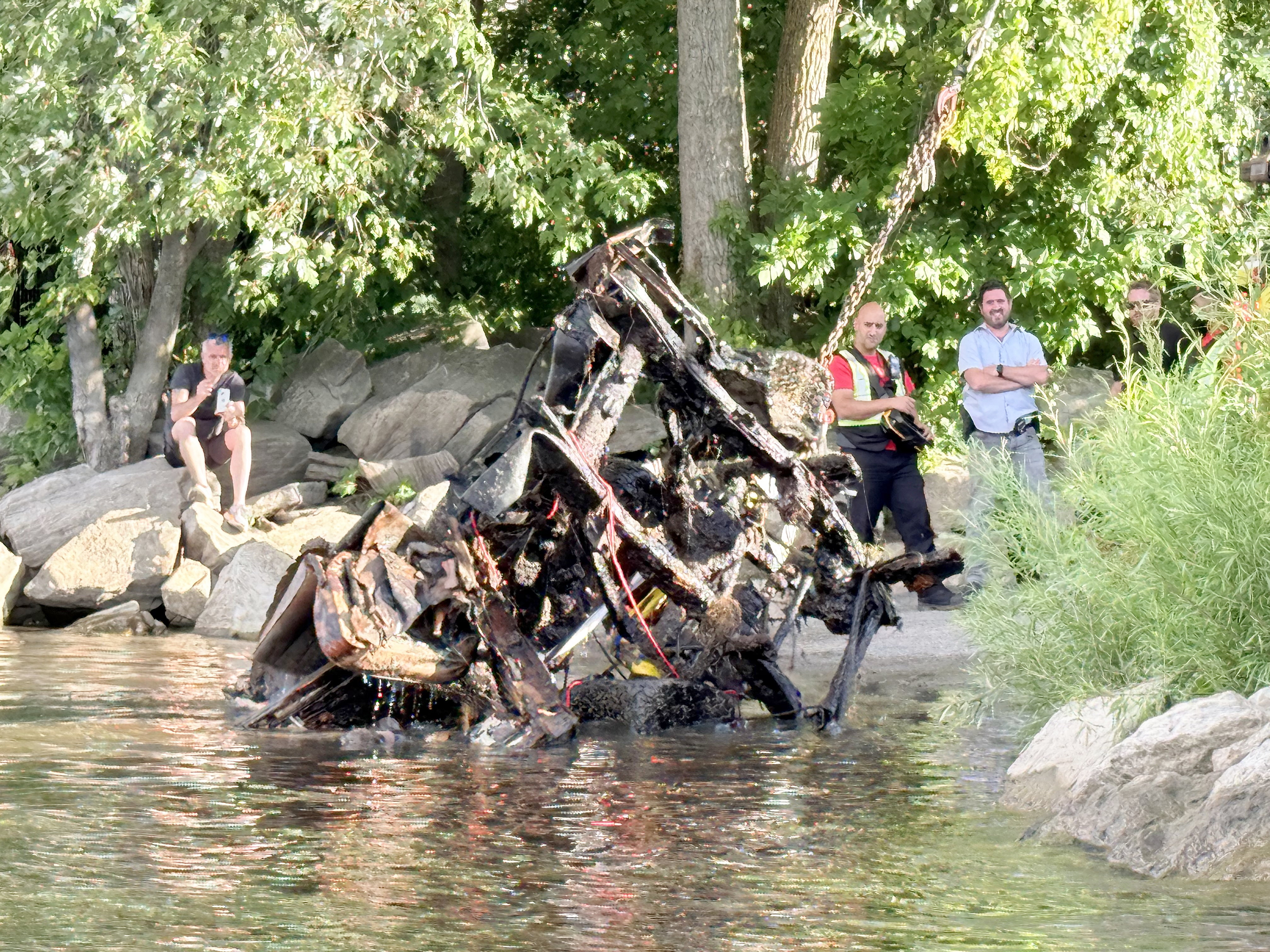 st-louis Operation in Deux-Montagnes to recover Robert St-Louis's vehicle in disappeared since 1988: police confirms the photo: Robert St-Louis' vehicle. Photo Olivier Faucher/Le Journal de Montréal